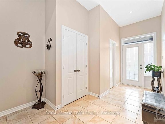 3rd image of 112 Furness Way