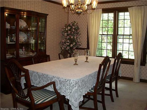4th image of 38 Green Springs Dr