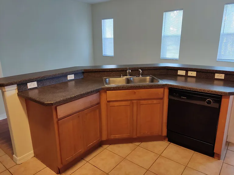 67 Parkway Dr — Photo 20