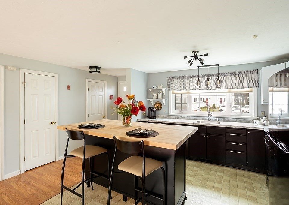 2697 Cranberry Hwy Wareham MA Zillow