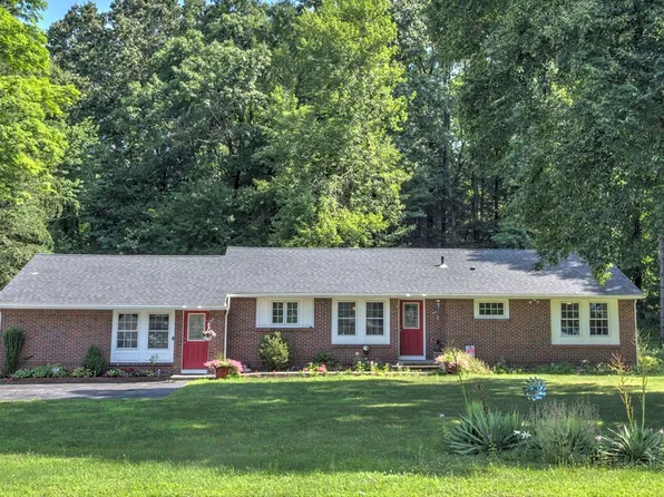 428 Bridge Rd, Northampton, MA 01062