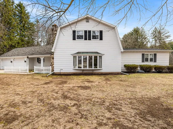 4915 County Highway VV, Two Rivers, WI 54241