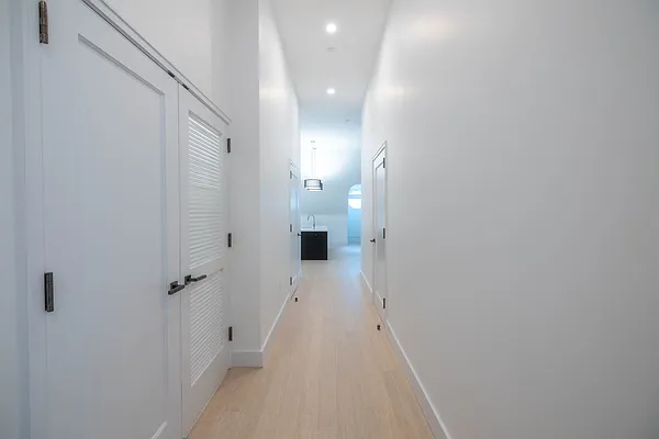 Rented by DelShah Capital LLC | media 18