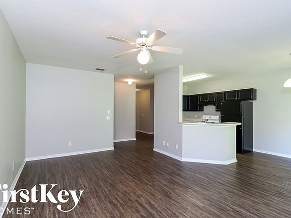 3rd image of 1383 S Chamberlain Blvd