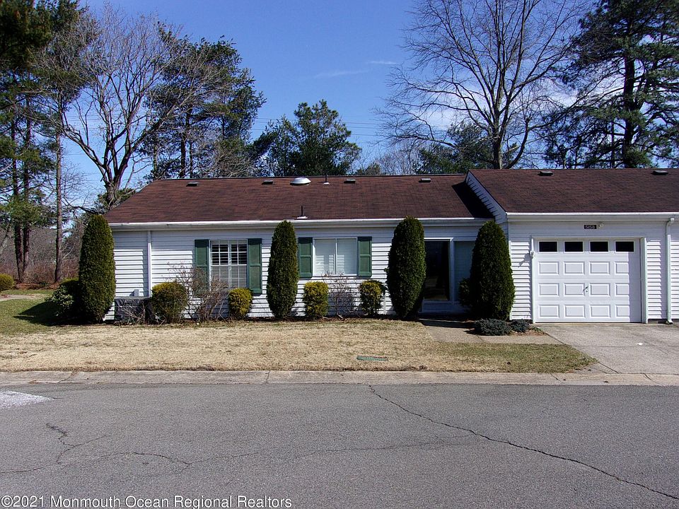 1st image of 515 Cheshire Court #B
