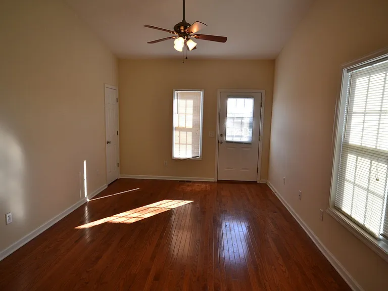 1809 Willow Hill Dr — Photo 7