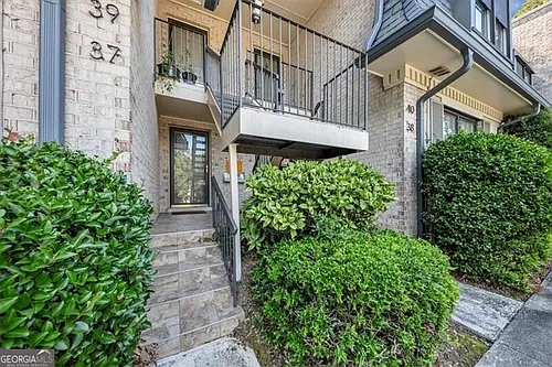 37 La Rue Pl NW Photo 1