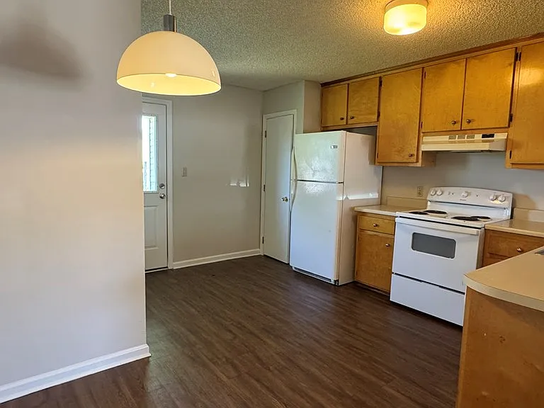 1744A Poplar St — Photo 8