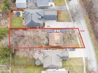 399 S Scott St, Elmhurst, IL 60126