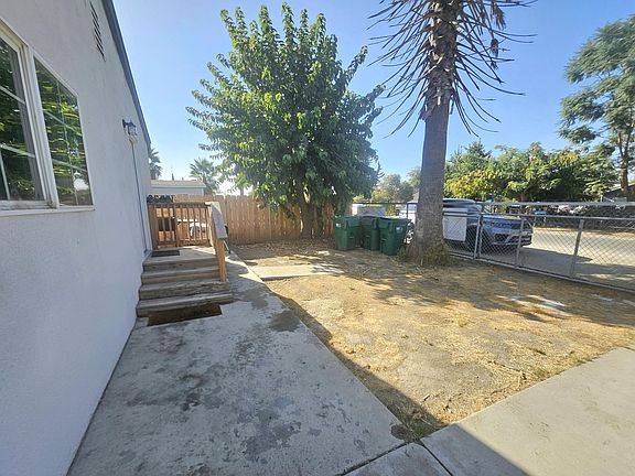 3rd image of 19699 Avenue 195