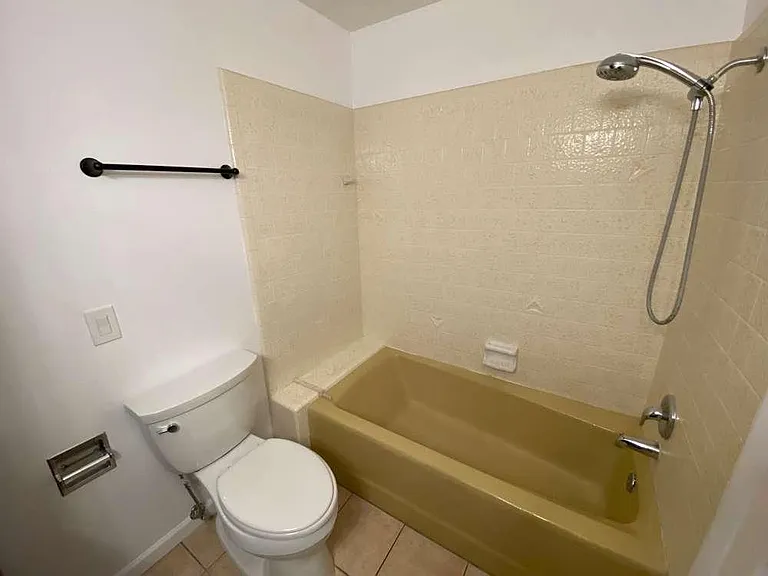 1093 Lamplighter Dr — Photo 18