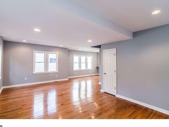 3rd image of 908 Marion Ave