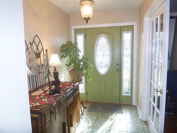 2nd image of 5910 Meadow Way