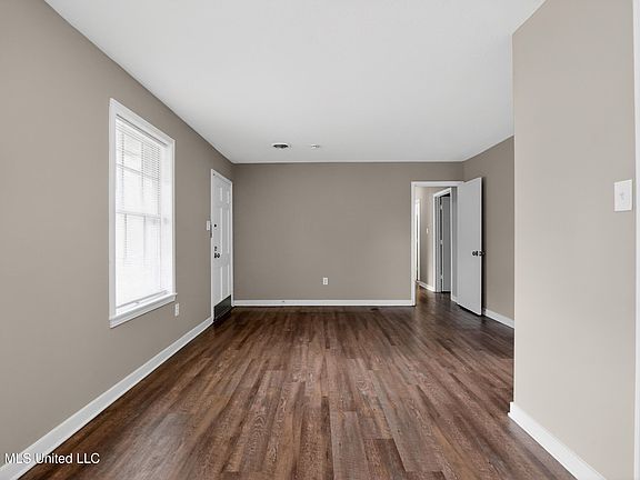 5th image of 3009 Suncrest Dr