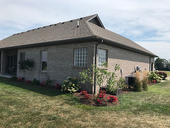 3rd image of 1960 Sophia Ln