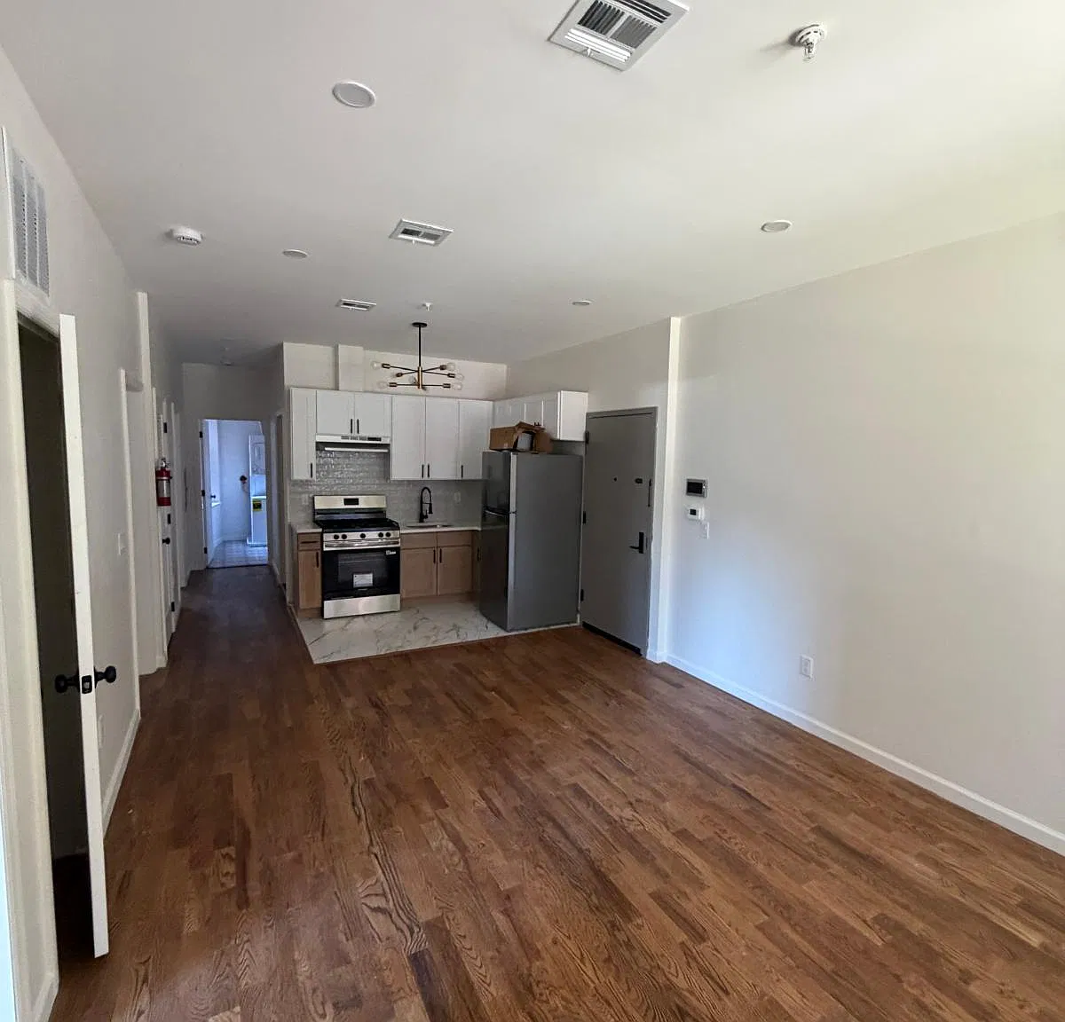 3 bed, $2,395 — Photo 3