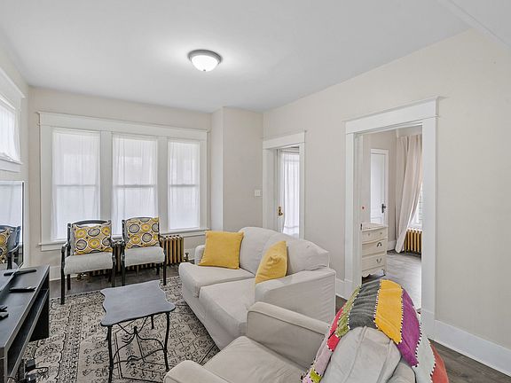 5th image of 17 Tremont St