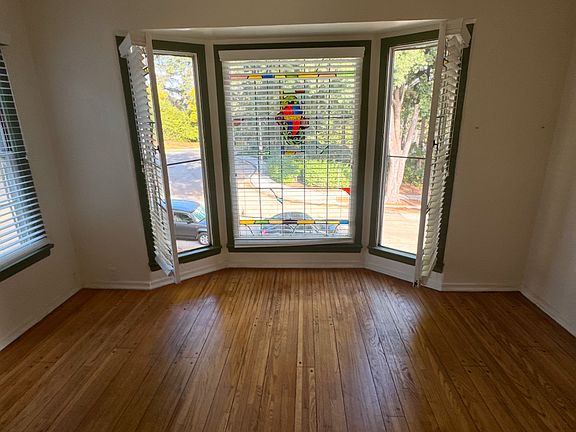 3rd image of 496 Kensington Pl #496