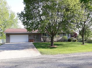 33 Greenview Dr, West Branch, IA 52358