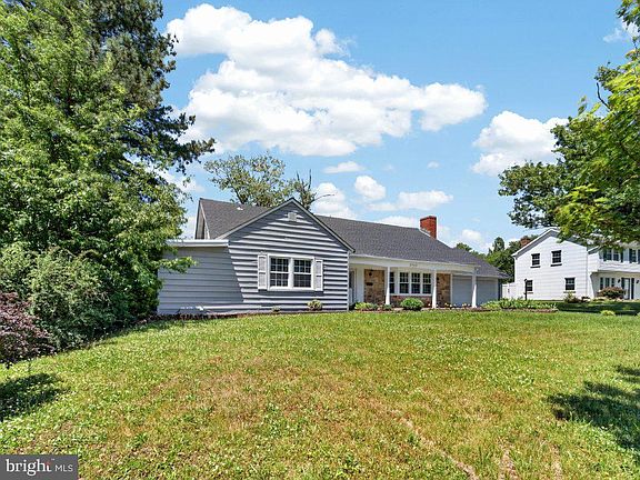 3rd image of 2702 Spindle Ln