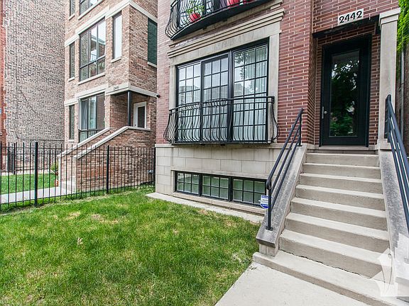 3rd image of 2442 W Walton St #3