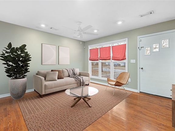 3rd image of 103 N Nolan Ave