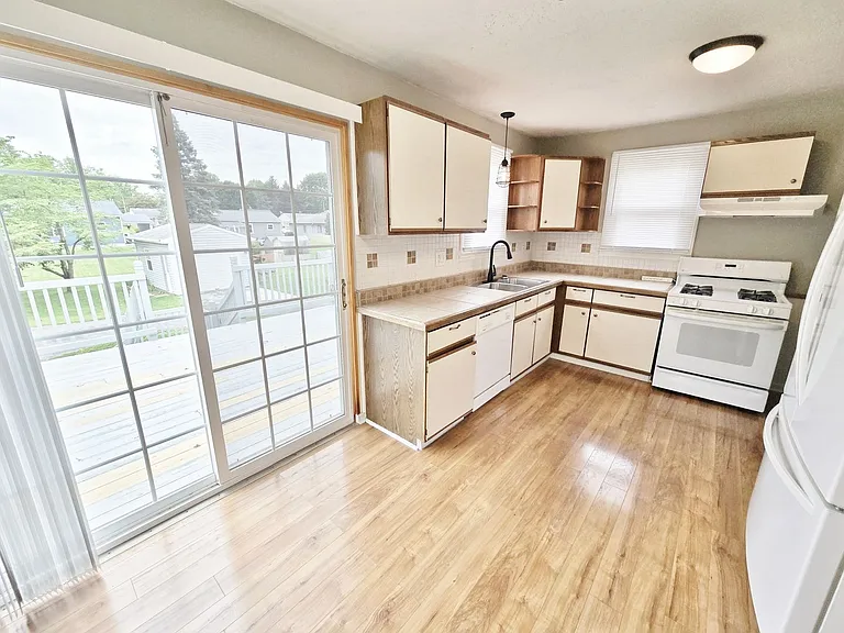 125 Grant Dr — Photo 8