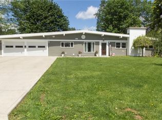 2 Bolton Cir, New Hartford, NY 13413