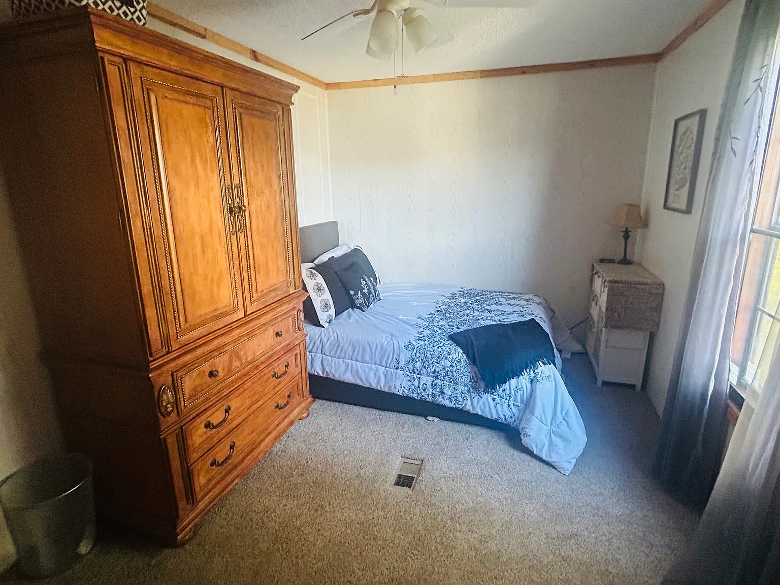 3 bed, 1808 sqft, $1,650 — Photo 2