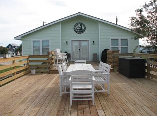 1 Flounder Cir, Freeport, TX 77541