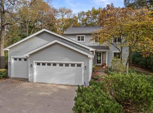 859 Pleasant Oak Dr, Oregon, WI 53575