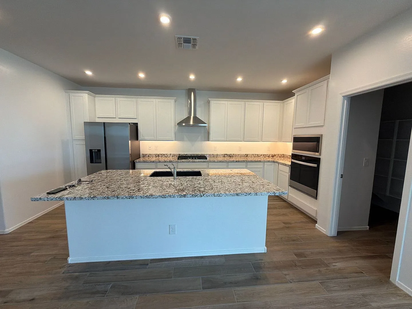 3 bed, 2.0 bath, $2,450 — Photo 3