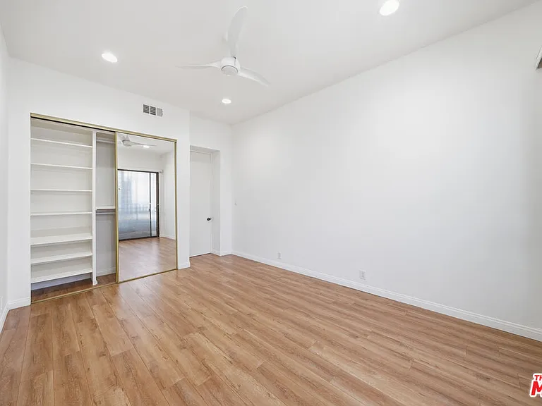 141 S Linden Dr #206 — Photo 36
