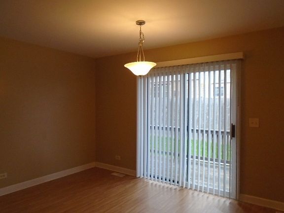 4th image of 2136 Hawthorne Ln