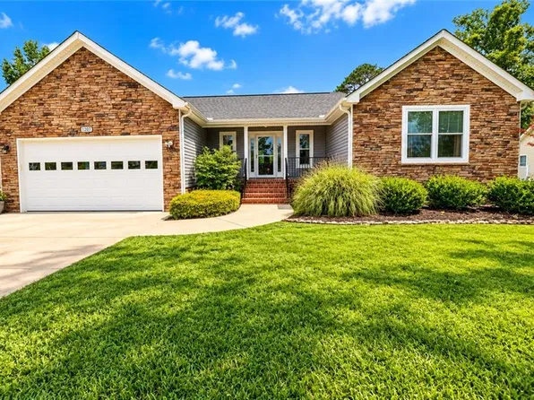 1207 Kansas St, Suffolk, VA 23434