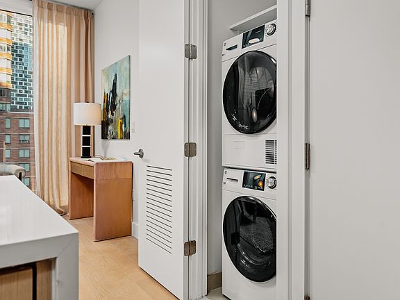 5th image of 250 W 49th St #52803
