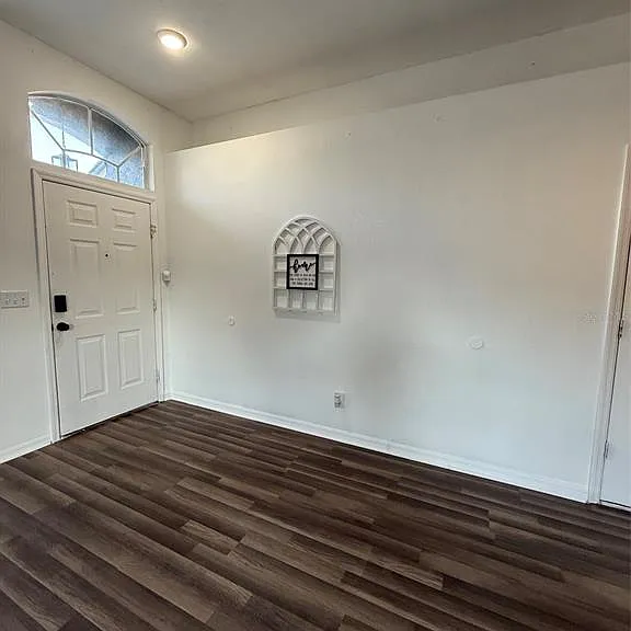 5841 Dorham Pl — Photo 2