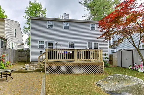 16 Bowstring Way Photo 1