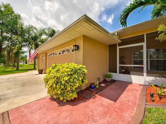 2nd image of 2982 Nina Ct