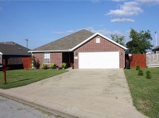 738 Applegate Ln, Lincoln, AR 72744