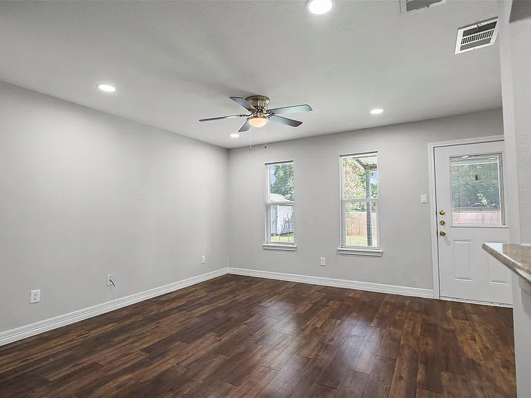 1123 Runneburg Rd — Photo 19