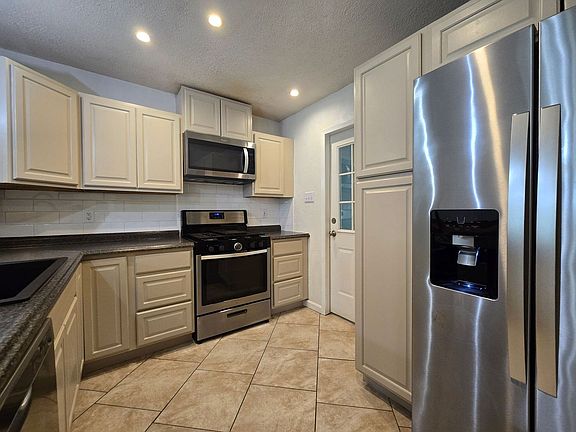 4th image of 3311 Paintrock Dr