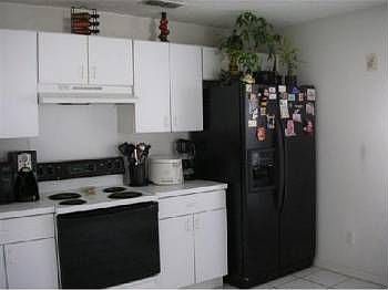 4th image of 2282 Heathwood Cir