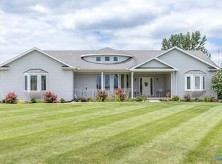 13385 Dirlam Rd, Bowling Green, OH 43402