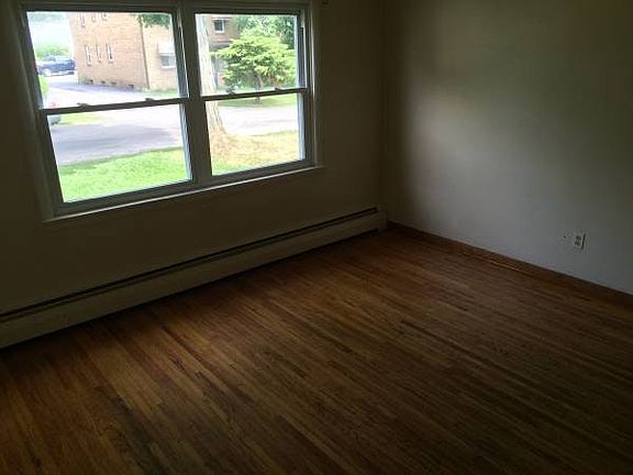 5th image of 7 Vincent Ave APT 2