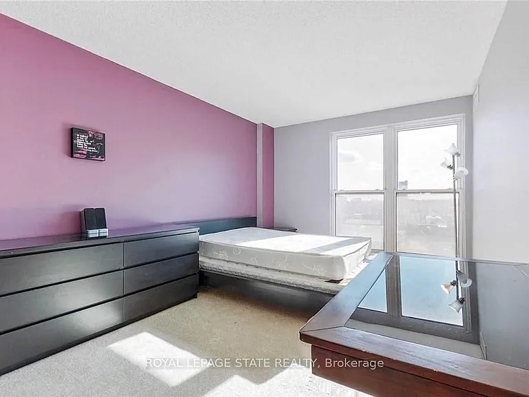 135 James St S #608 — Photo 18