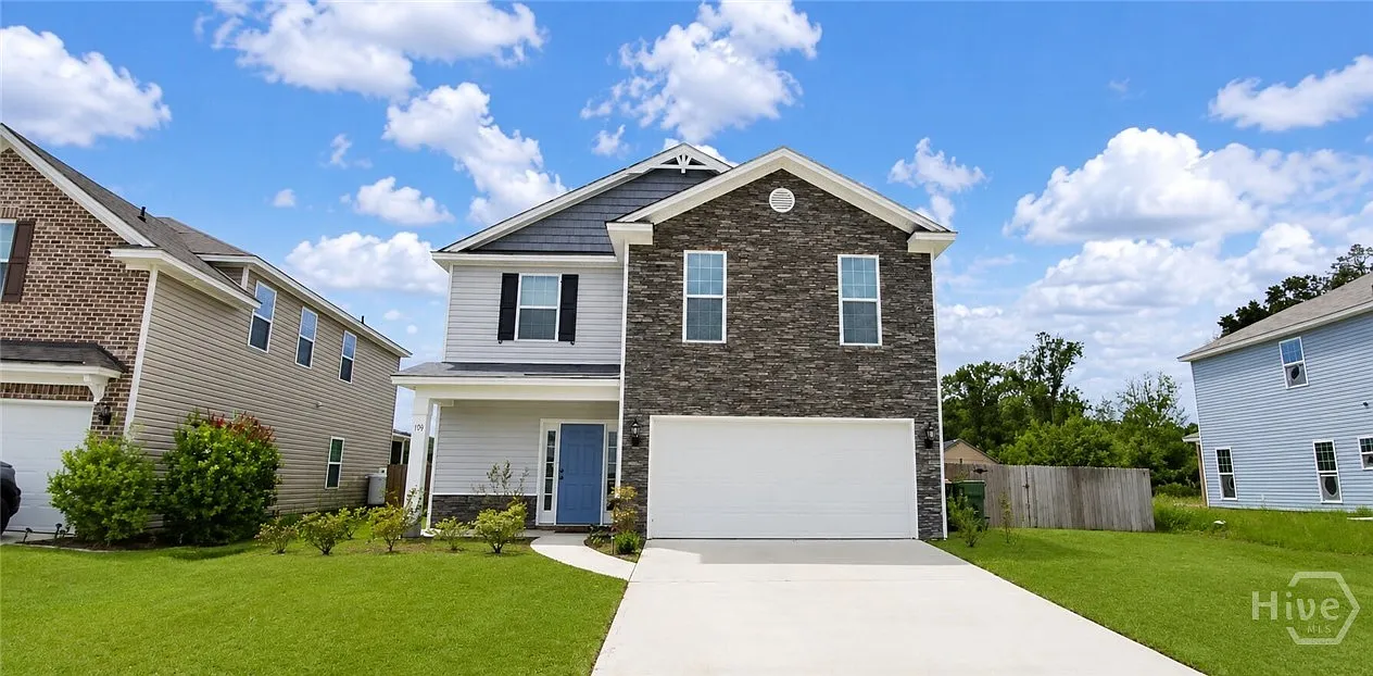 4 bed, 2.5 bath, 2242 sqft, $2,570 — Photo 1