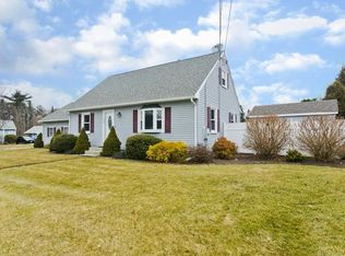 380 Tinkham Rd, Springfield, MA 01129