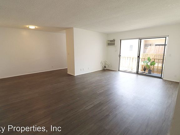 3rd image of 142 S Wetherly Dr #8036223