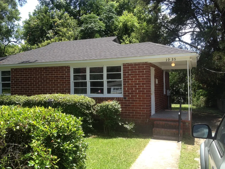 1035 Fisk Ave